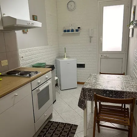 Διαμέρισμα Frisella House *